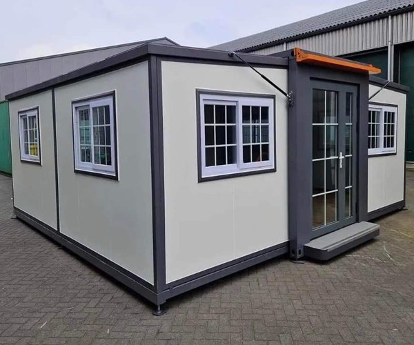 1 Mobile Expandable Prefab House
