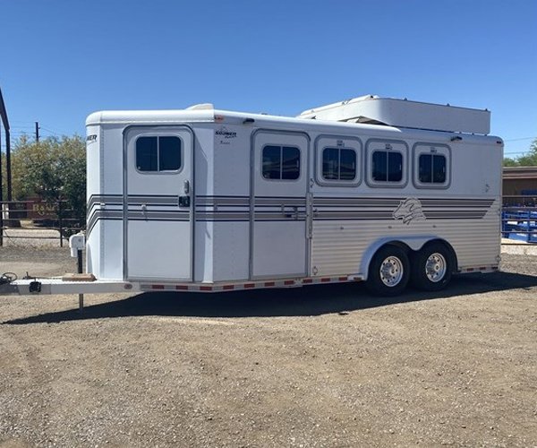 1 2000 Sooner 4 Horse Bumper Pull SUPER CLEAN
