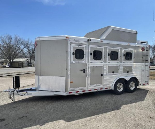 2016 Hart Ultimate 4H Bumper Pull