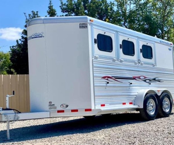 1 2011 Cimarron 3 Horse Bumper Pull