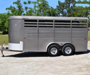 1 2017 CM 3HSLBP 3 Horse Trailer