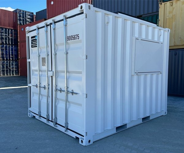 1 10′ High Cube Container