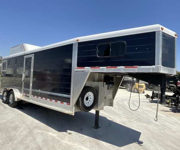 2 2005 Jamco 4 Horse Gooseneck Trailer