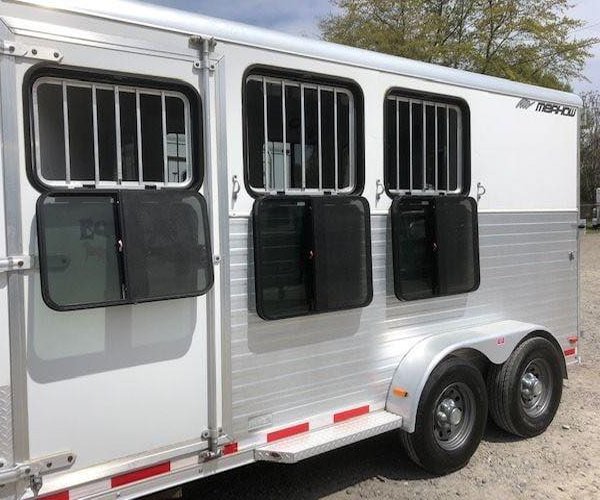 2 2010 Merhow 3 Horse Slant Load Bumper Pull