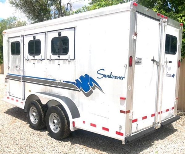 1998 Sundowner 3 Horse Slant