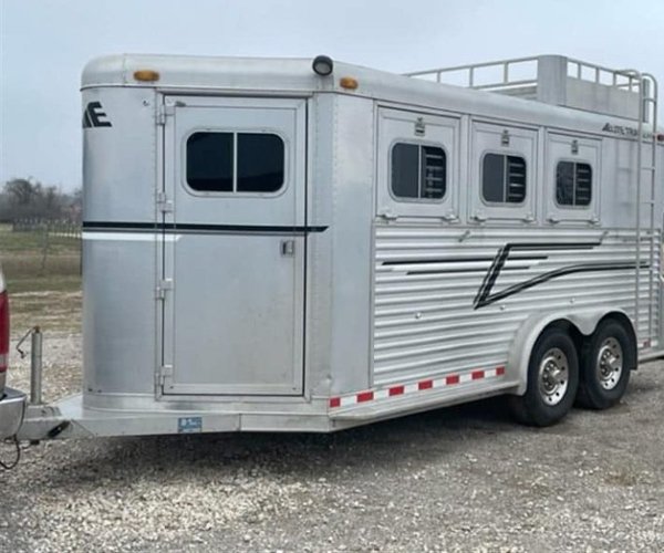 1999 Elite Custom 3 Horse Trailer