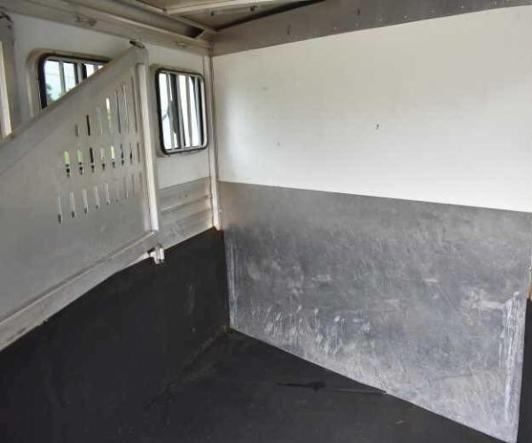 3 2012 CM 3HBP 3 Horse Trailer
