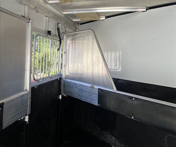 2013 Sundowner Trailers Sportman 3 Horse Triler