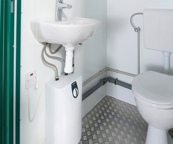 3 Double Mains Toilet 8Ft x 5Ft