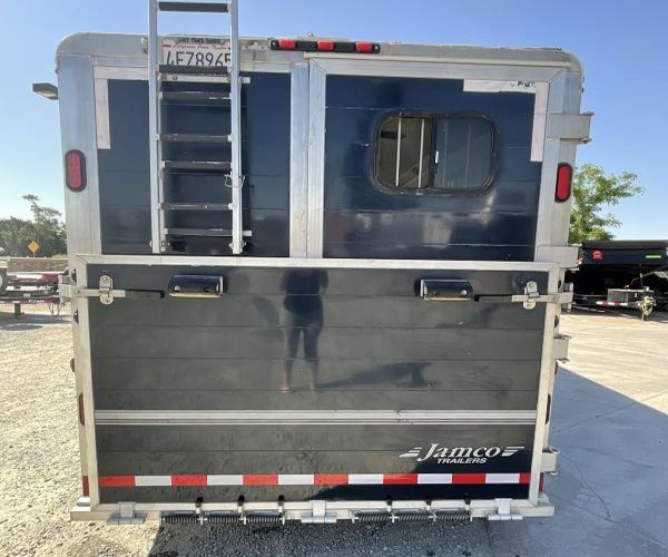 4 2005 Jamco 4 Horse Gooseneck Trailer