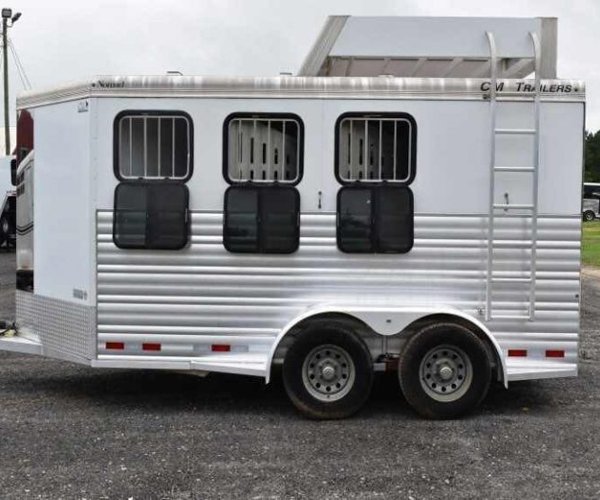 4 2012 CM 3HBP 3 Horse Trailer